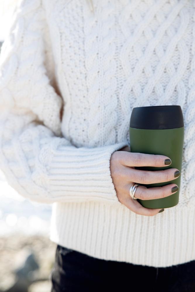 Reisbeker groen - afsluitbaar deksel